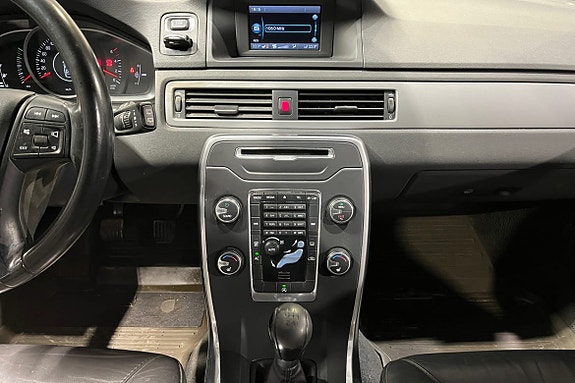 Volvo V70 12 of 19