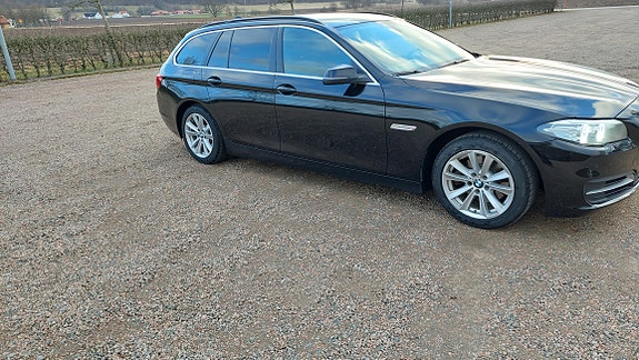 BMW 520d 3 of 5