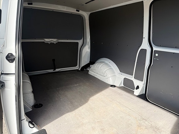 Volkswagen Transporter 28 of 29
