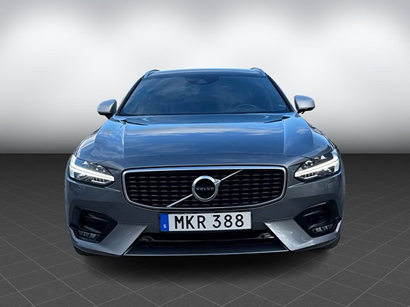 Volvo V90 2 of 5