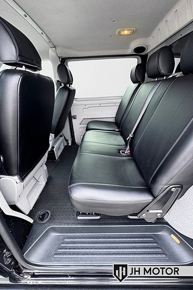Volkswagen Transporter 15 of 30
