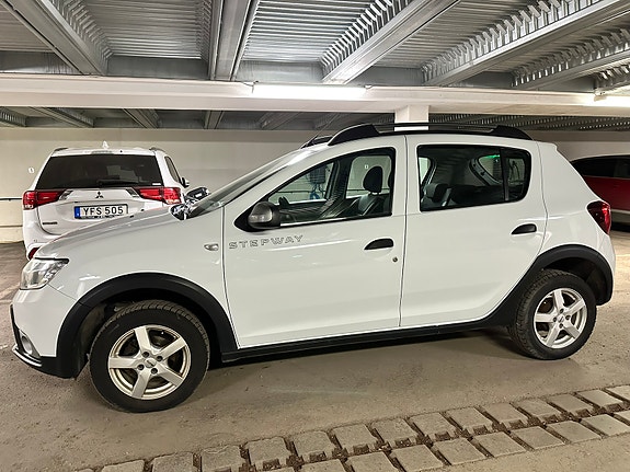 Dacia Sandero Stepway 4 of 8