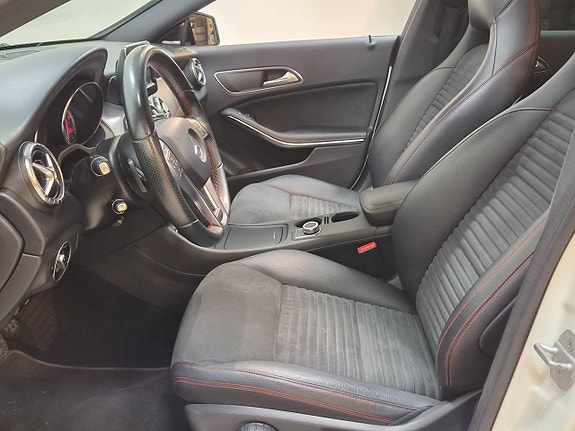 Mercedes-Benz CLA200 10 of 24