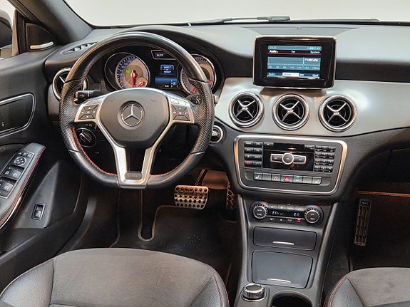 Mercedes-Benz CLA200 9 of 24