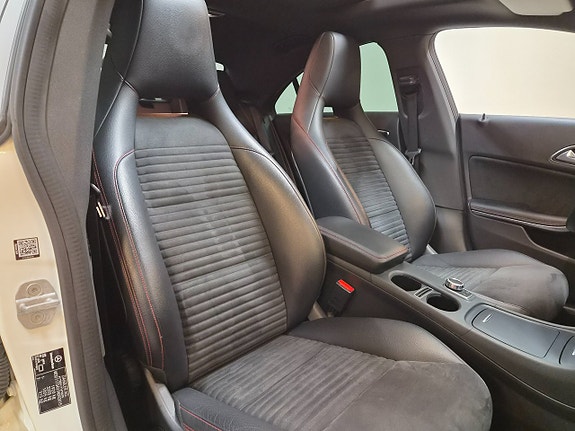 Mercedes-Benz CLA200 12 of 24