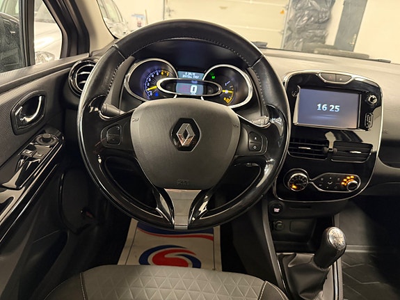 Renault Clio 19 of 26
