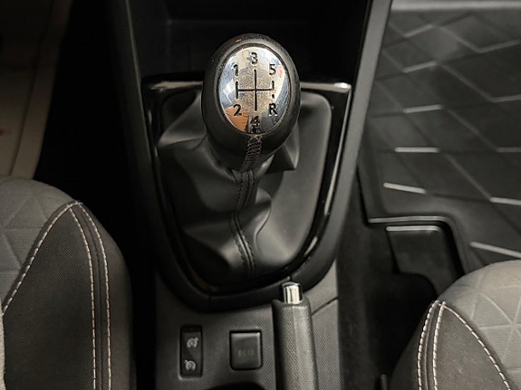 Renault Clio 24 of 26