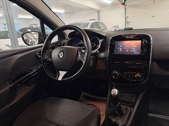 Renault Clio 17 of 26