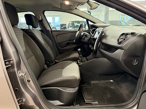 Renault Clio 16 of 26