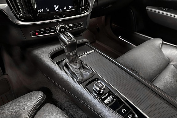 Volvo S90 13 of 17