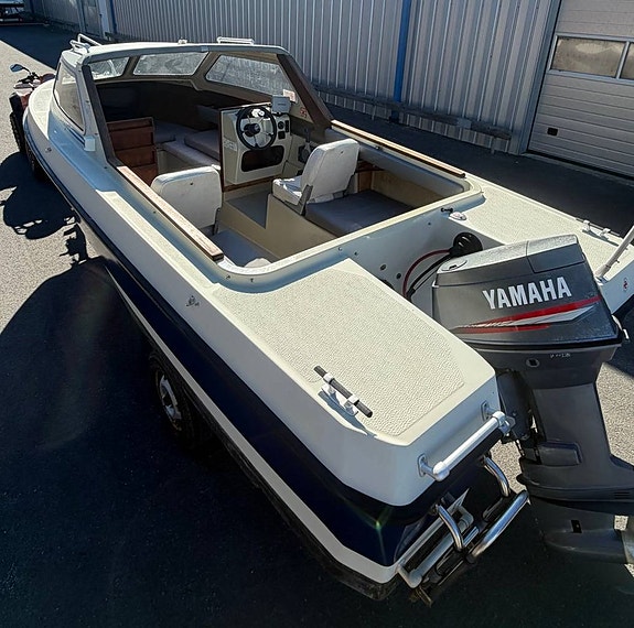 Flipper 575 HT Yamaha 70hk 2 of 11