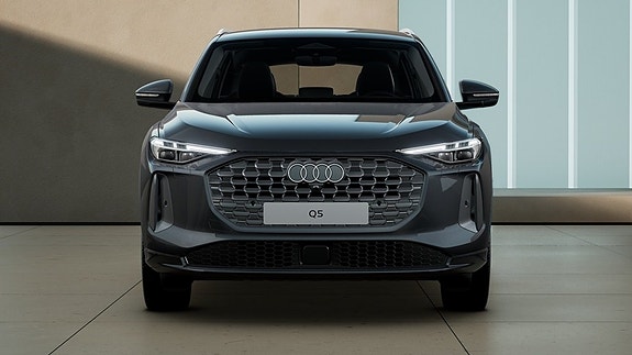 Audi Q5 2 of 5