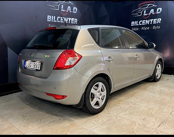 Kia Ceed 4 of 11