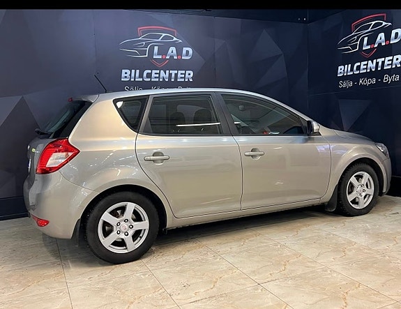 Kia Ceed 5 of 11