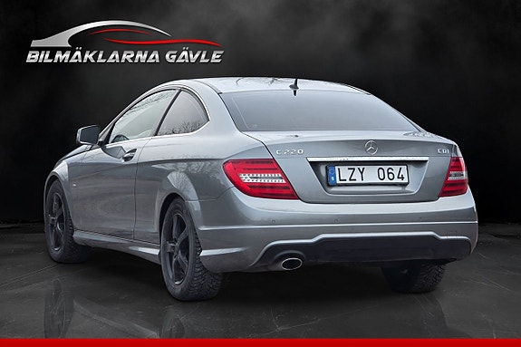 Mercedes-Benz C220 5 of 5