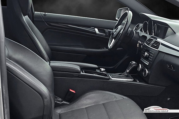 Mercedes-Benz C220 9 of 11