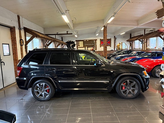Jeep Grand Cherokee 14 of 27