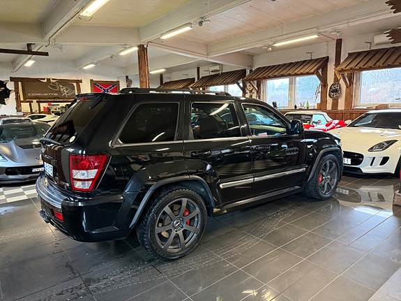 Jeep Grand Cherokee 13 of 27