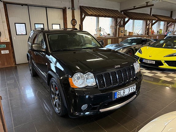 Jeep Grand Cherokee 16 of 27