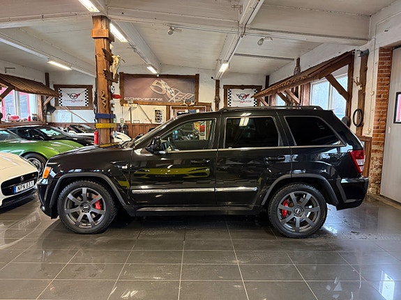 Jeep Grand Cherokee 2 of 5