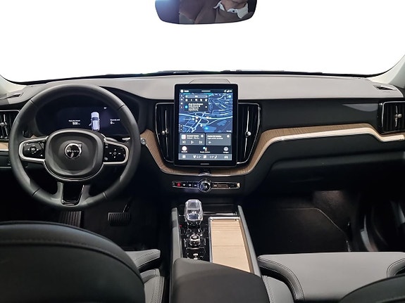 Volvo XC60 5 of 15