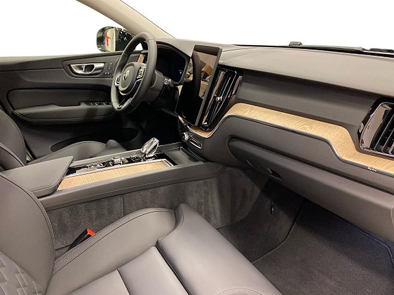 Volvo XC60 4 of 14