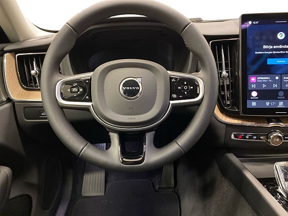 Volvo XC60 10 of 14