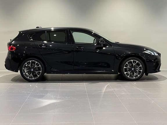 BMW 120 3 of 5