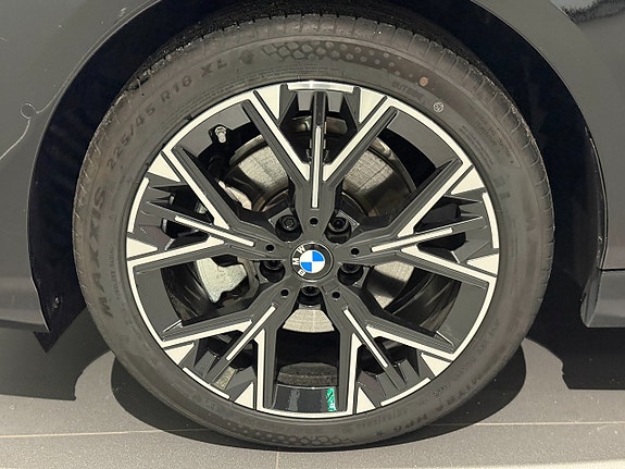 BMW 120 5 of 5