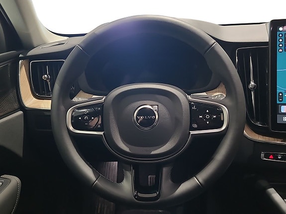 Volvo XC60 10 of 19