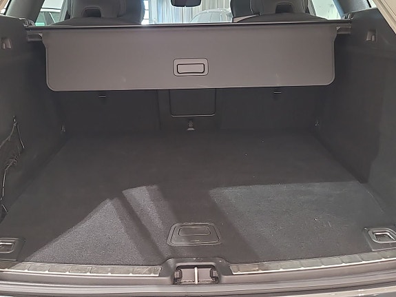 Volvo XC60 13 of 19