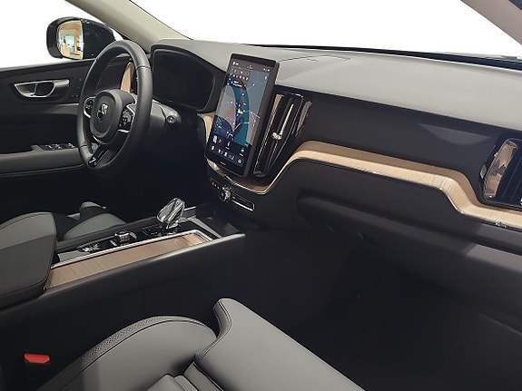Volvo XC60 4 of 19