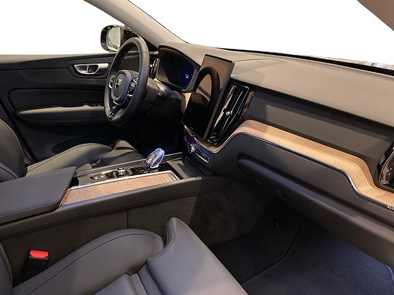 Volvo XC60 4 of 14