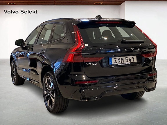 Volvo XC60 2 of 14