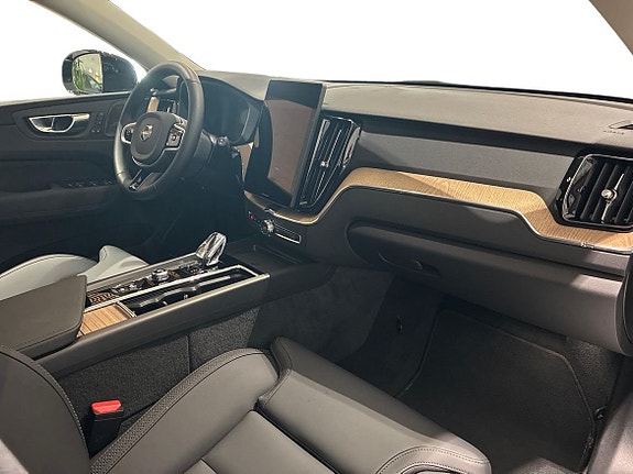 Volvo XC60 4 of 14