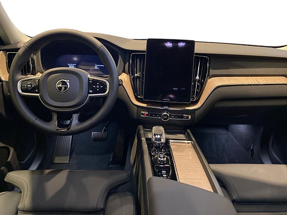 Volvo XC60 5 of 14