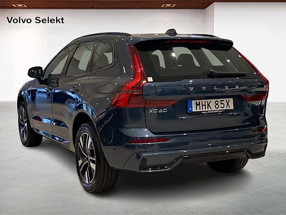 Volvo XC60 2 of 14