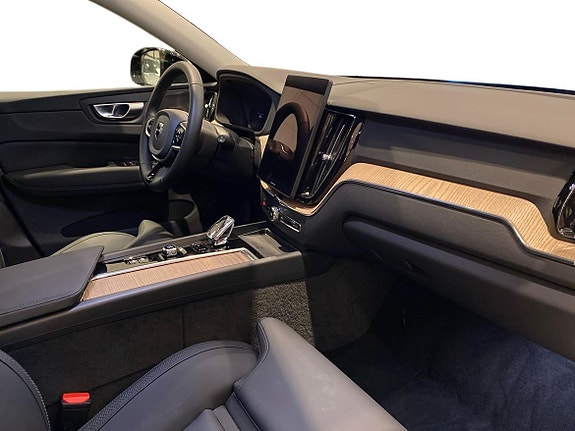 Volvo XC60 4 of 14