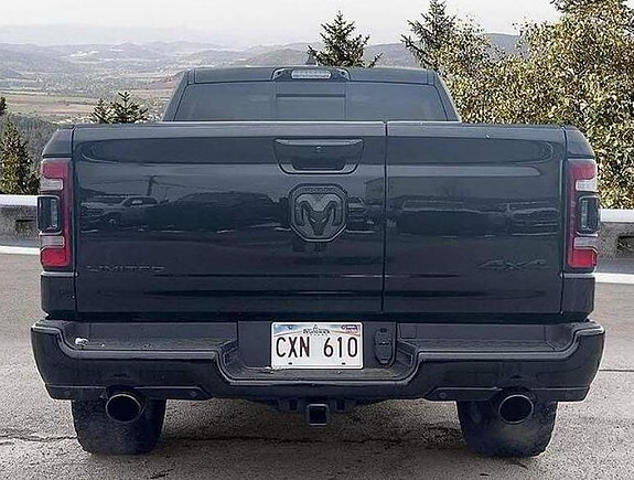 Dodge RAM 1500 4 of 5