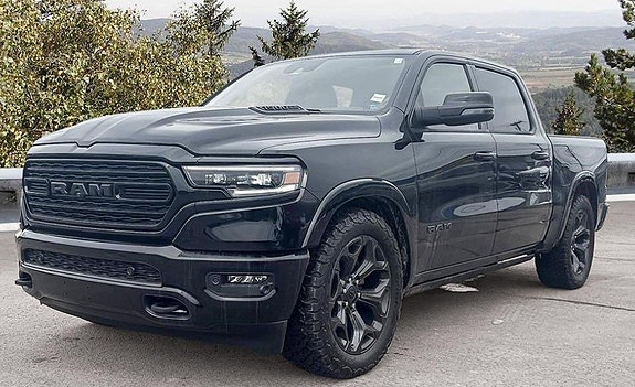 Dodge RAM 1500 2 of 5