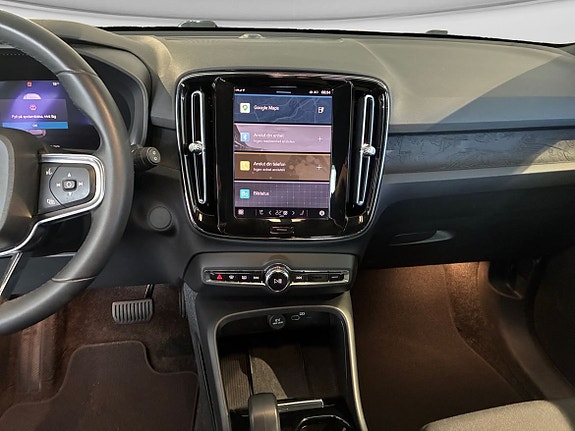 Volvo XC40 12 of 15