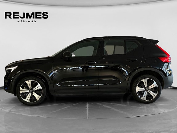 Volvo XC40 3 of 15