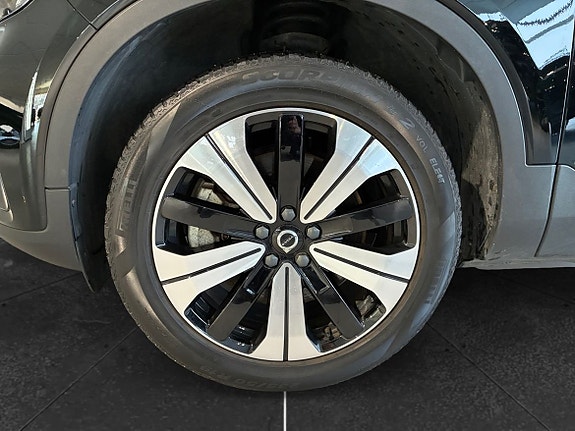 Volvo XC40 9 of 15