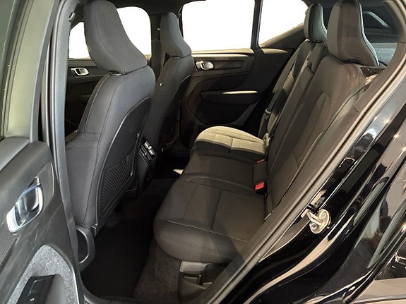 Volvo XC40 6 of 15