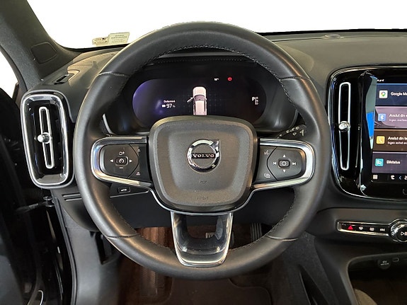 Volvo XC40 10 of 15