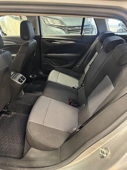 Opel Insignia 9 of 9