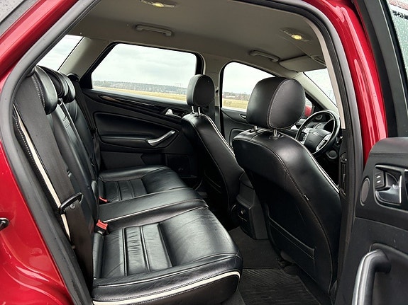 Ford Mondeo 16 of 19