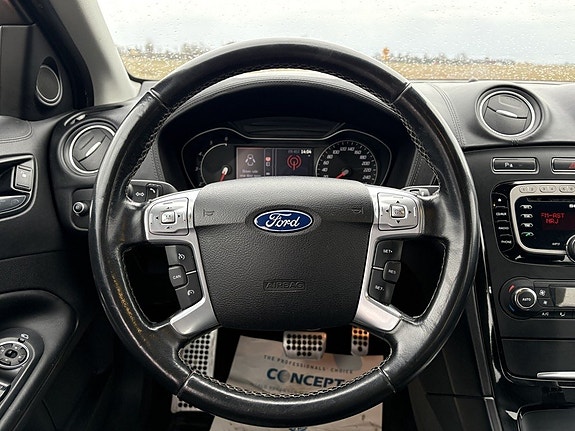 Ford Mondeo 14 of 19