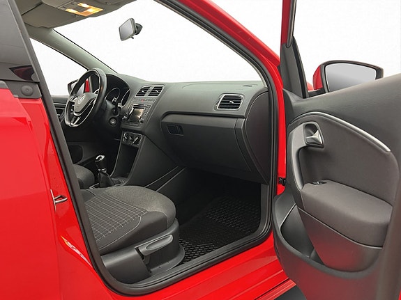 Volkswagen Polo 17 of 24