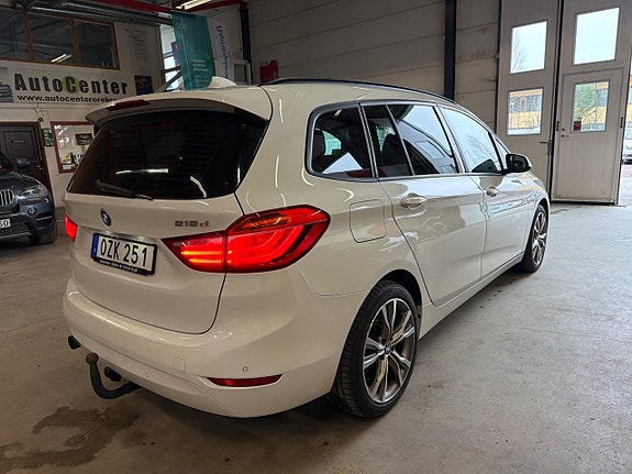 BMW 218 7 of 9